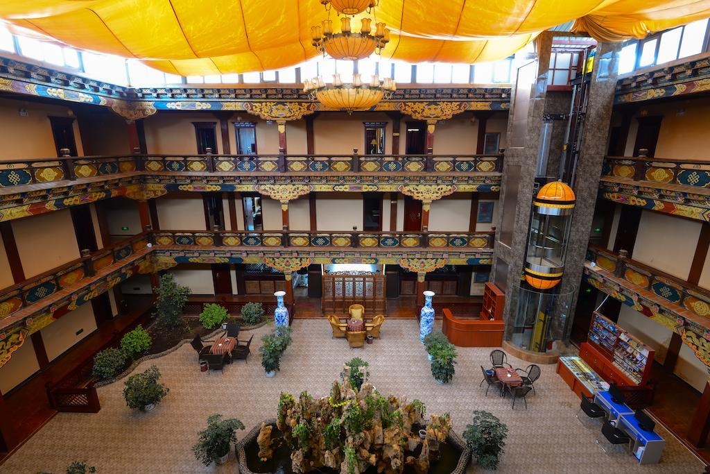Lanting Yipin Hotel Shangri-La Esterno foto