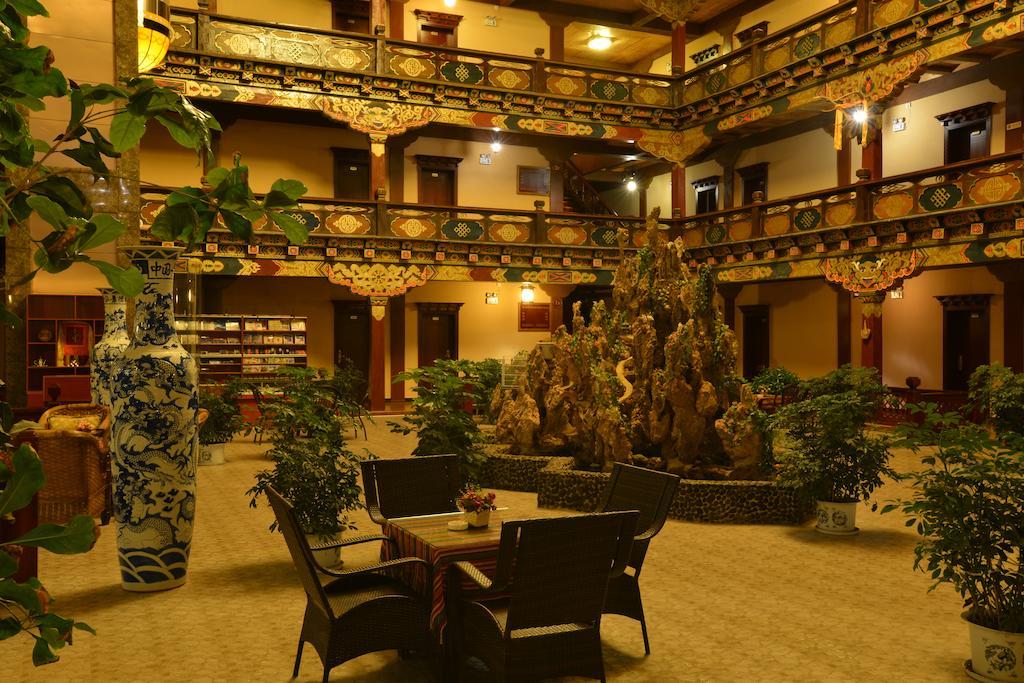 Lanting Yipin Hotel Shangri-La Esterno foto