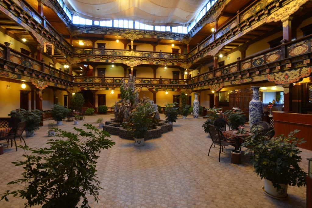 Lanting Yipin Hotel Shangri-La Esterno foto