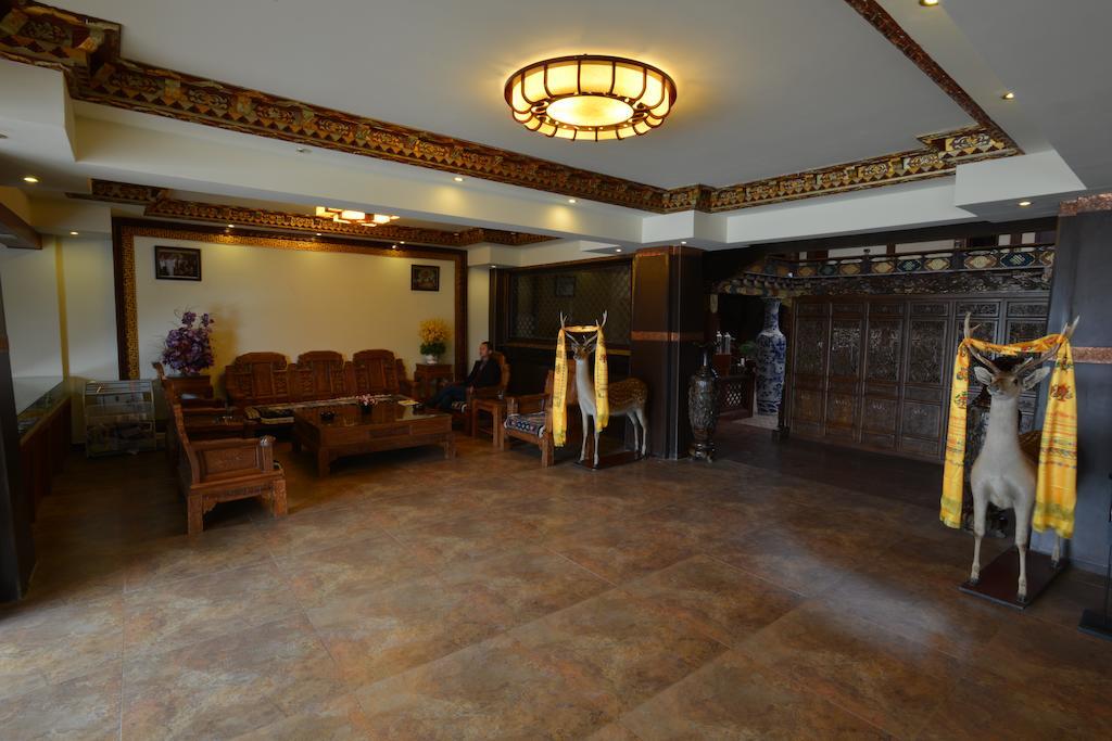 Lanting Yipin Hotel Shangri-La Esterno foto