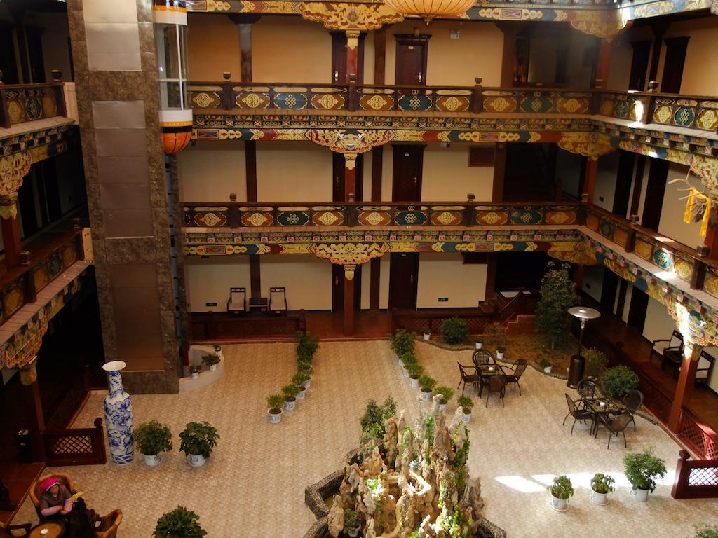 Lanting Yipin Hotel Shangri-La Esterno foto